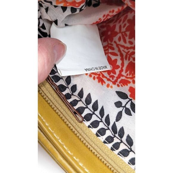 Shiraleah Women Yellow Fold-over Zippered Clutch Bag Size 5" H X 11" L - Picture 8 of 13